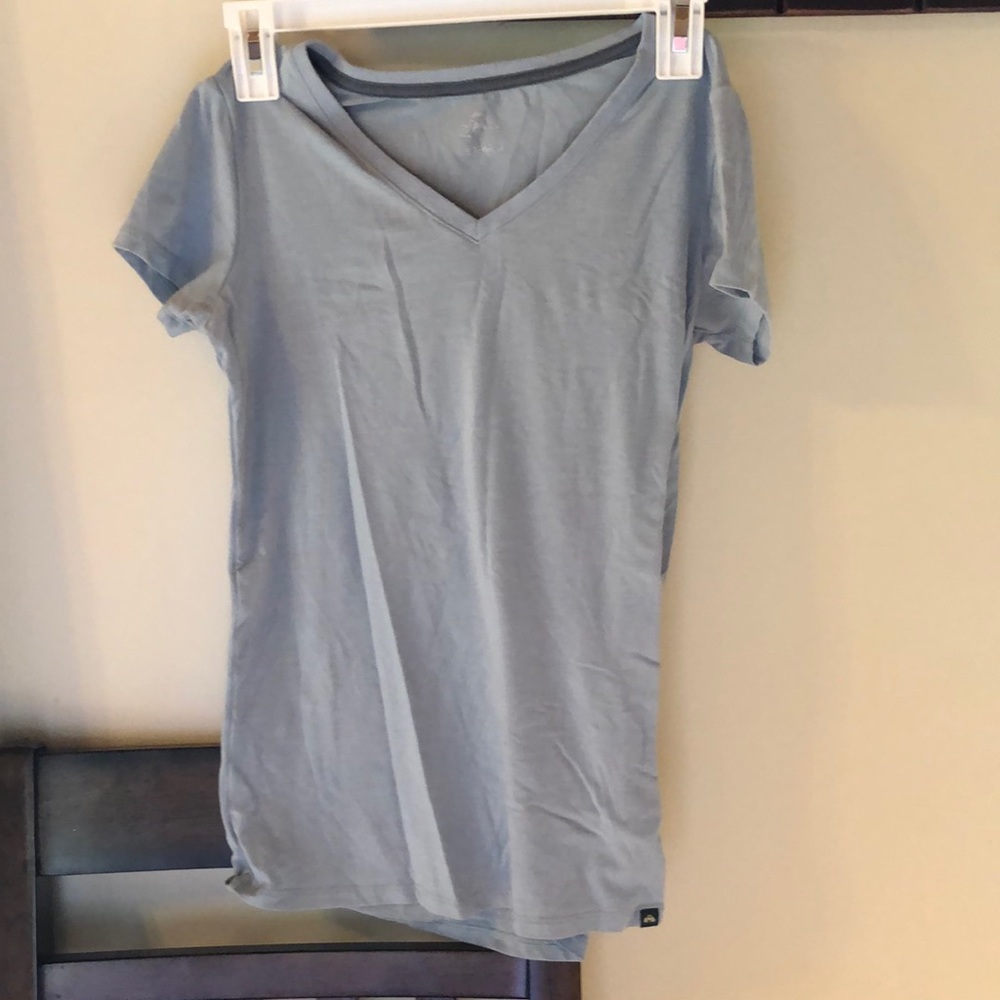 Eastern mountain sports gray xsmall t shirt